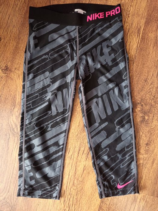 Дрехи Nike, размер 12-13 години