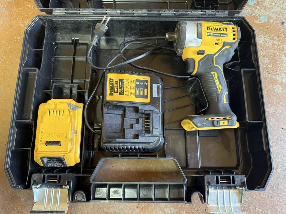 Продам гайковерт DeWALT