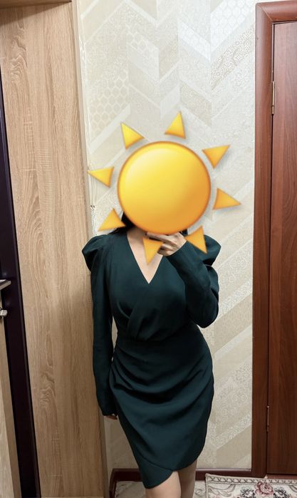 Продам платье изумрудного цвета