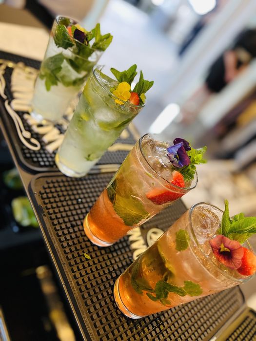 Servicii Cocktail Bar nunta botez majorat Bar mobil