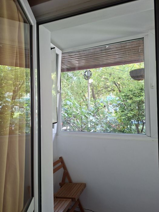 Închiriez apartament 2 camere, parter – Focșani, Central, lângă Liceul Cuza | Ideal pentru locuit sau ca spațiu comercial