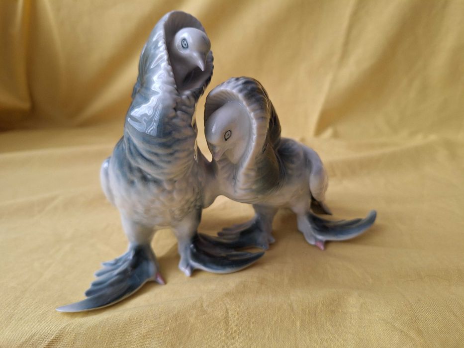 Bibelou foarte vechi - Portelan Pereche porumbei