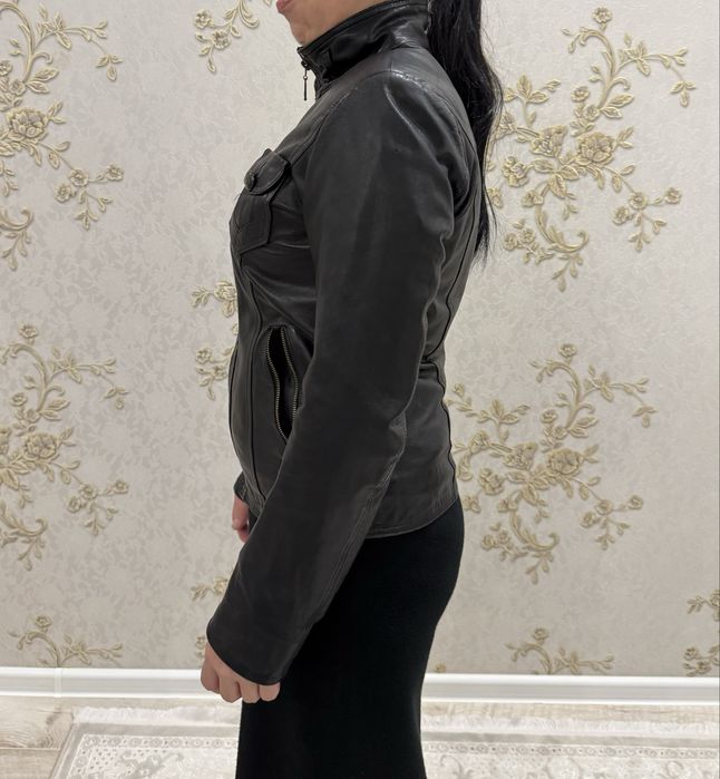 Кожанный куртка сатылады.