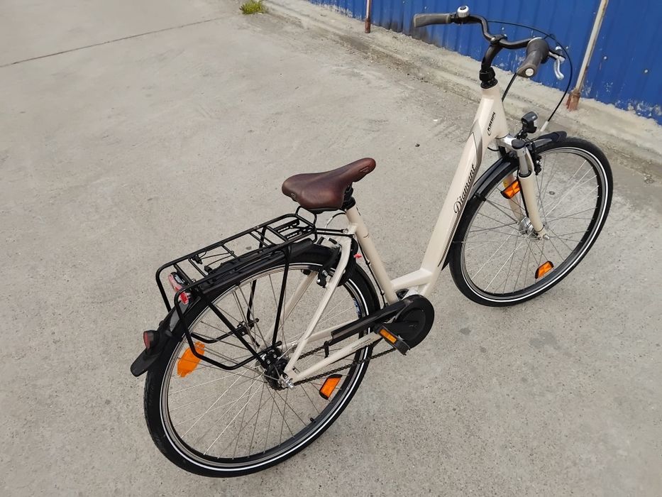 Vând bicicleta Diamant din aluminiu pentru damă