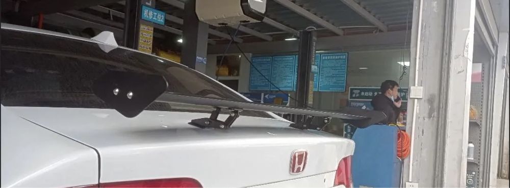 Спойлер автомобильный универсальный