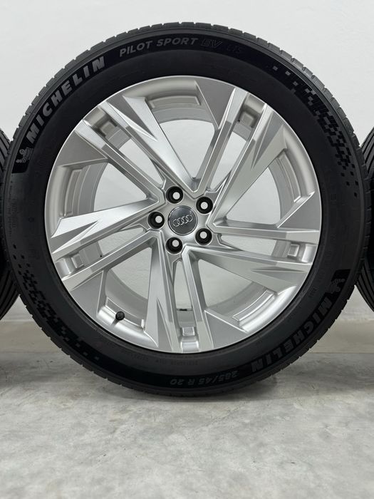 Jante Audi Q7 R20 SQ7 4M Originale Michelin de vara 2023 90%