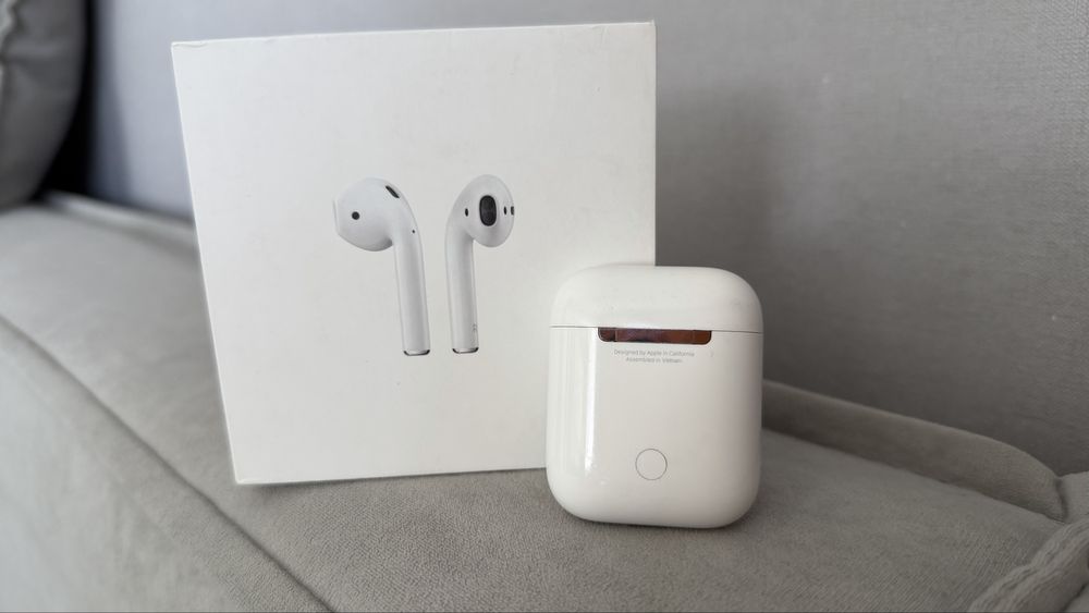 Airpods 2, оригинал, в отличном состоянии