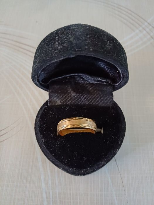 Продавам пръстени