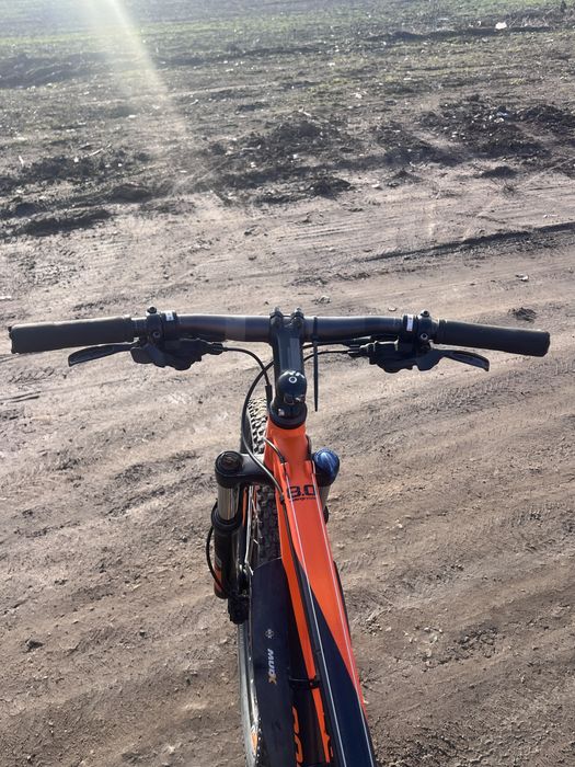 Ofer spre vânzare / schimb bicicletă Rockrider, complet funcțională.