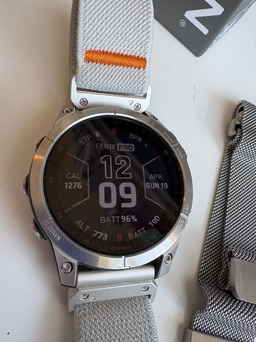 Продавам Garmin Fenix 7
