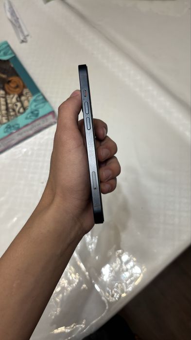 Продам айфон 13