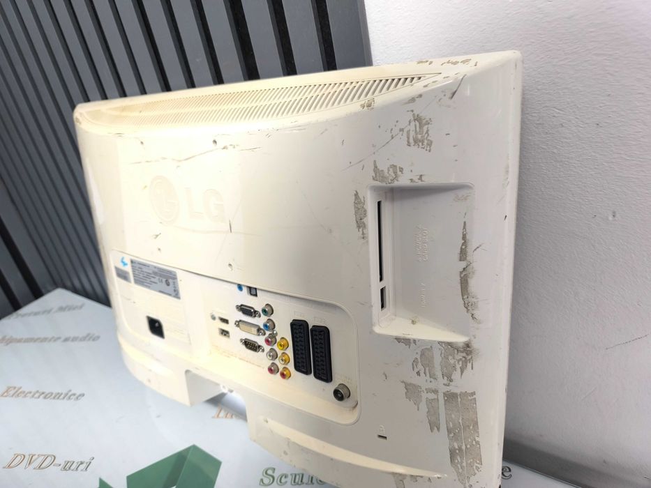 Televizor LG FLATRON M2262D 22 inch Full HD cu porturi multiple