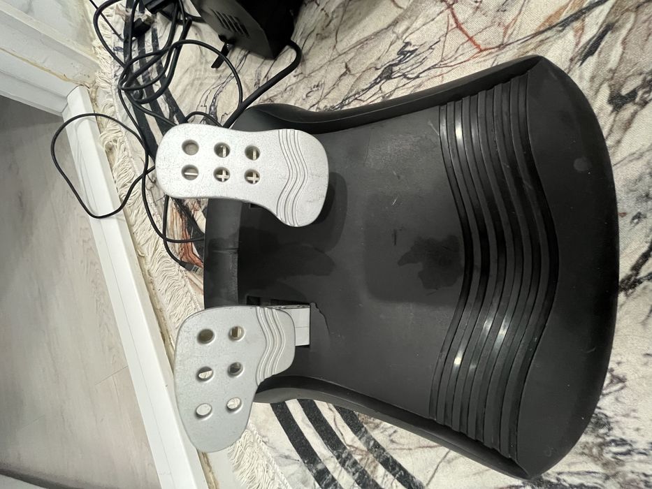 Продам игровой руль 15000