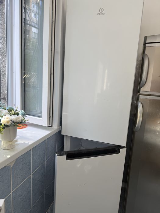 Indesit  тоңазытқышын сатамыз