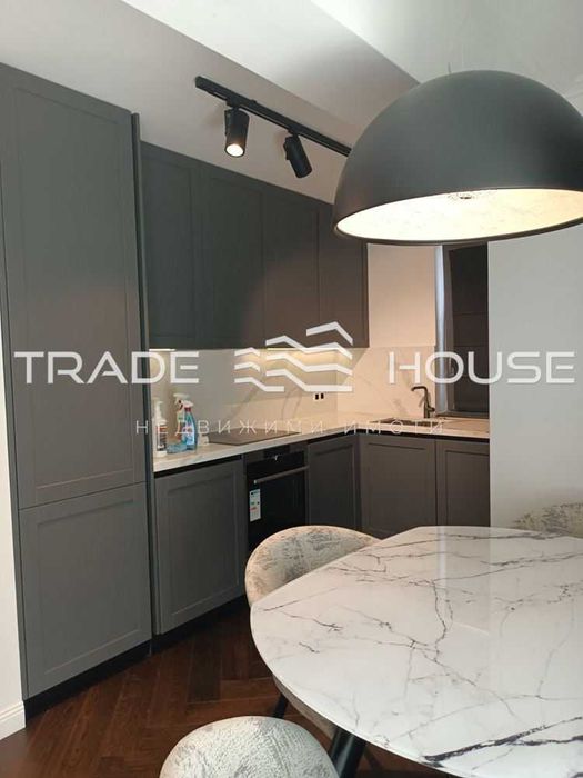 Дава се под наем Тристаен апартамент в Пловдив, Кършияка - 115 кв.м за 900 € - Снимка #5