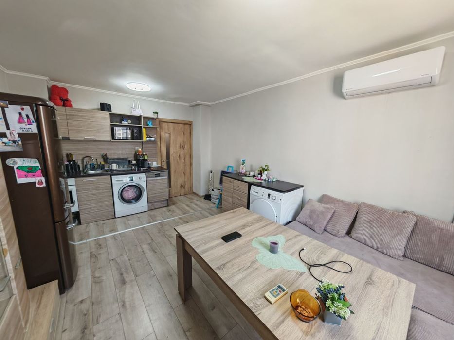 Обзаведен двустаен апартамент в Меден рудник зона А - преустроен в тр