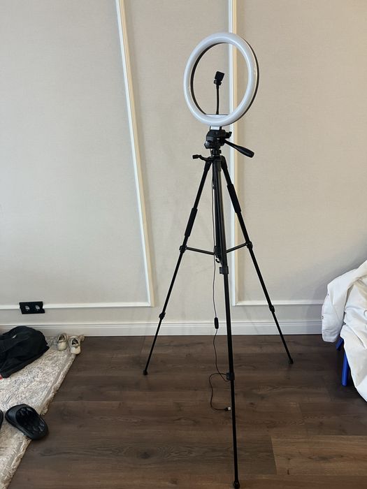 Продам штатив с лампой