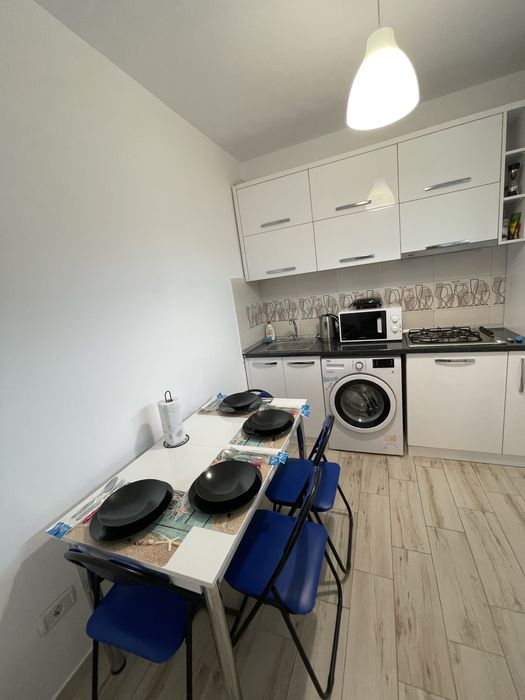 Inchiriez apartament 2 camere Mamaia Nord