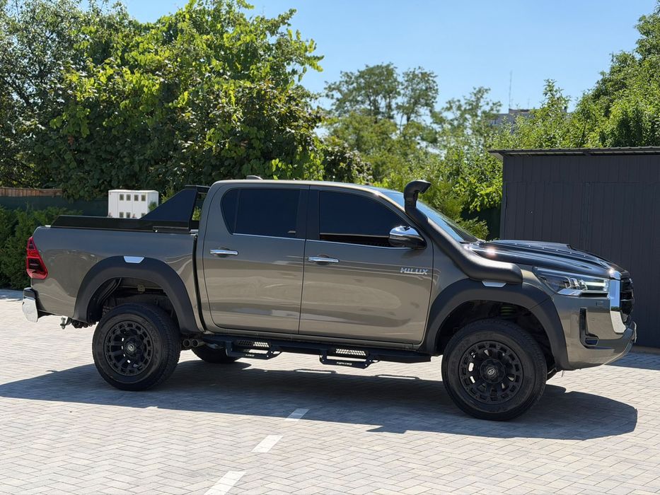 TOYOTA Hilux 2025 — imagine 3