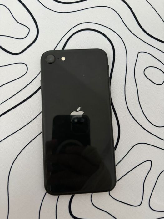 Айфон SE 2020, 64 гб