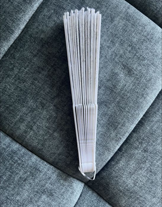 Нежно бяло ветрило