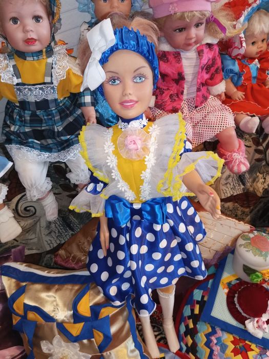 Продам куклы и рукоделие