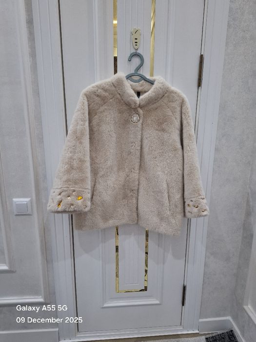 Shuba sotiladi. Holati yangi