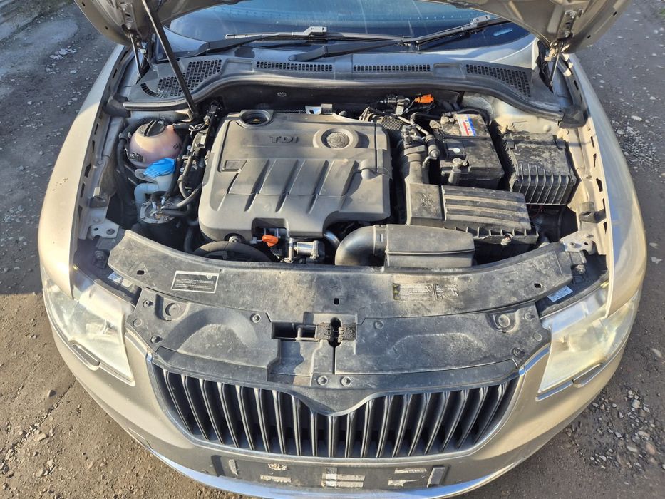 Dezmembram Skoda superb  an2009 2.0 CBBB