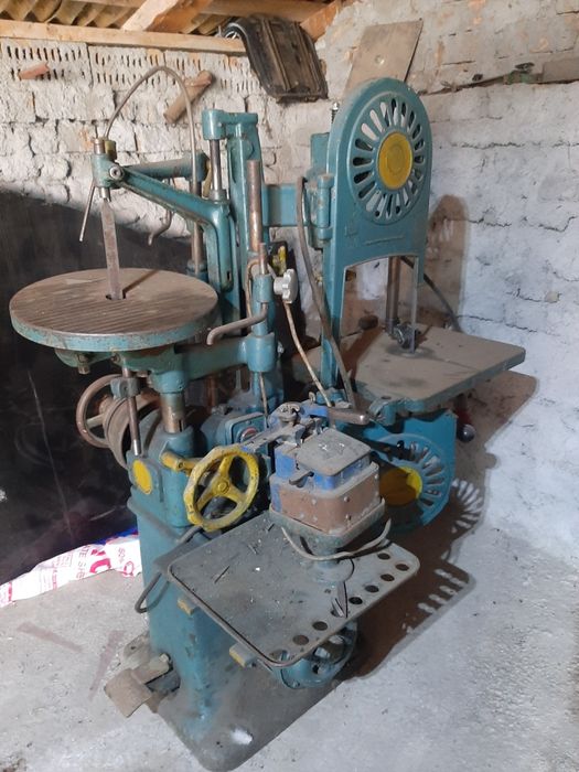 Fierăstrău vertical pentru metal