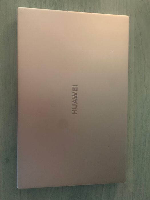 Laptop Huawei Matebook M15 2020, defect