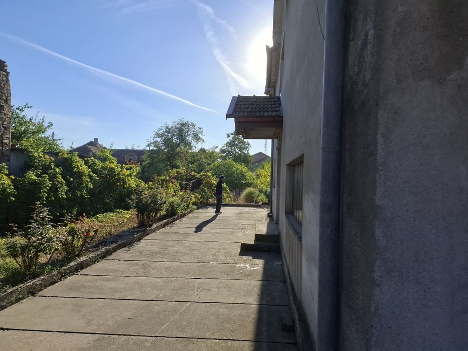Vând casa strada Cocorilor
