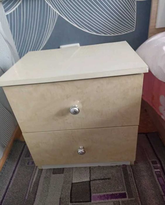 Комод и две тумбочки