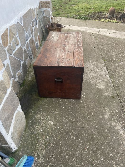 Дървен сандък-реставриран.