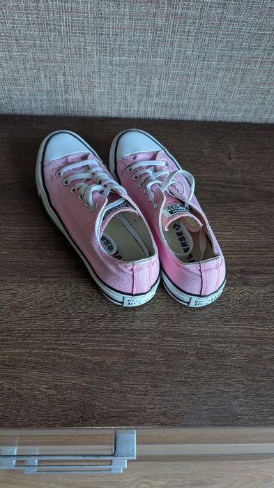 Розови кецове Converse