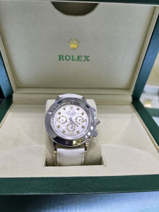 Продам часы Rolex Daytona в белом золоте.
Механизм Кварц, Японский