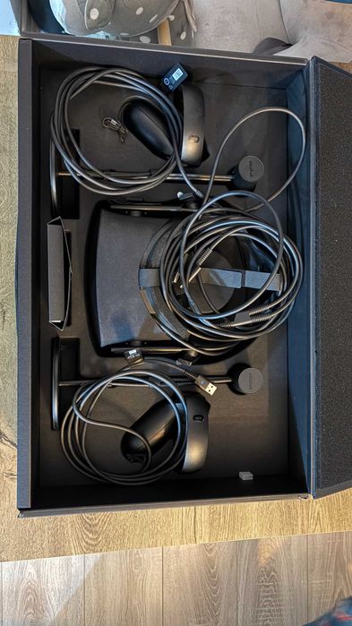 Oculus Rift CV1 folosit maxim 10h