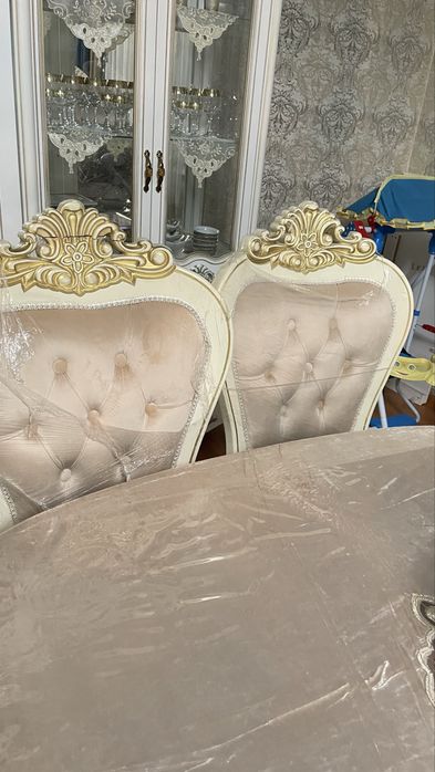 Продам 16 стульев