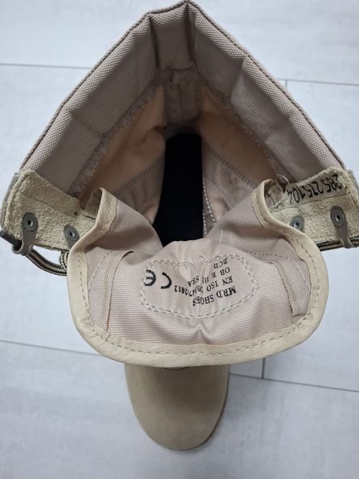 Bocanci militari vara