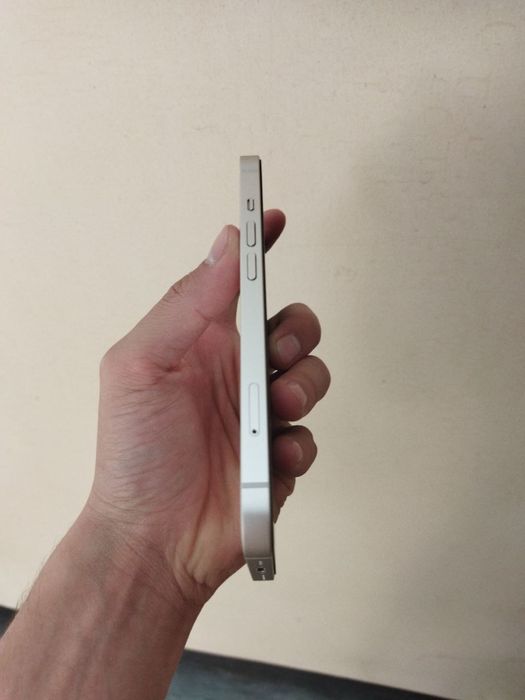 Iphone 13 white