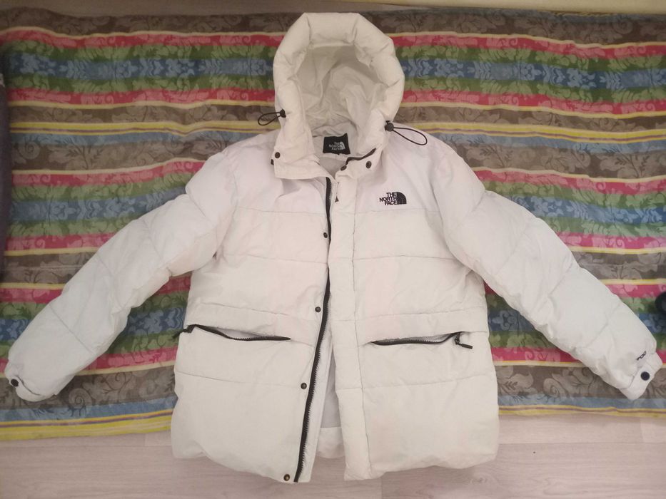 Продается куртка 15 тыс легкая оригинал