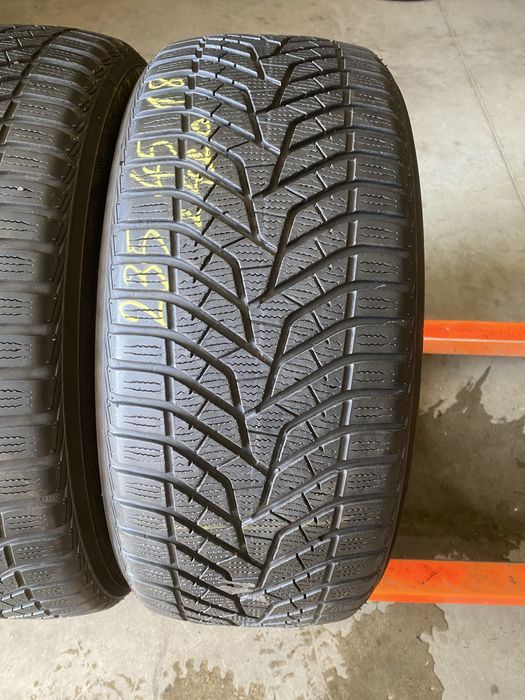 Anvelope iarna 235/45/18 Yokohama Blue Earth Winter 235 45 18 R18