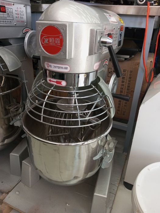 Meksir 30 litrli boshqa xillari ham bor garantiya bor 3 ta nasatkali