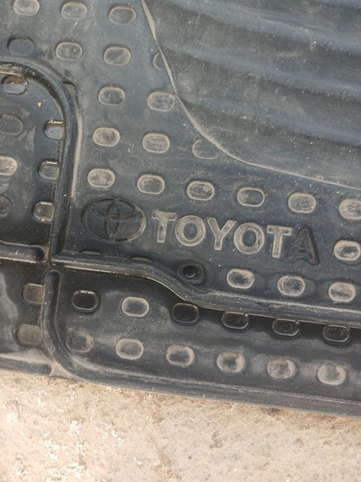 Полик таета камрига