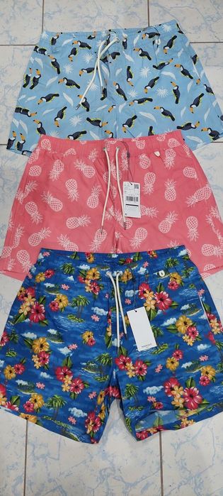 Bermude/ sort baie M Mango, Hollister
