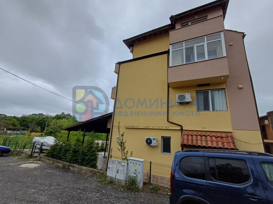 Двустаен апартамент, напълно обзаведен. Луксозно изпълнение