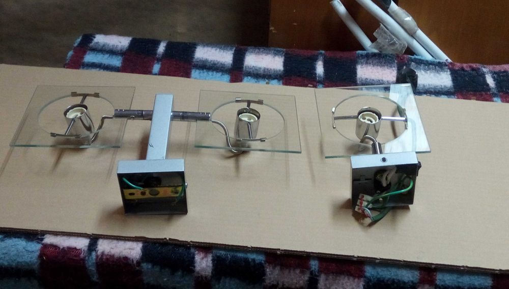 Аплици - лампи за стена 2бр. метал и стъкло и цокъл GU10