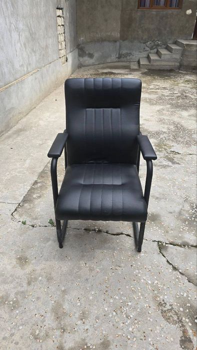 Stul karvon sotiladi