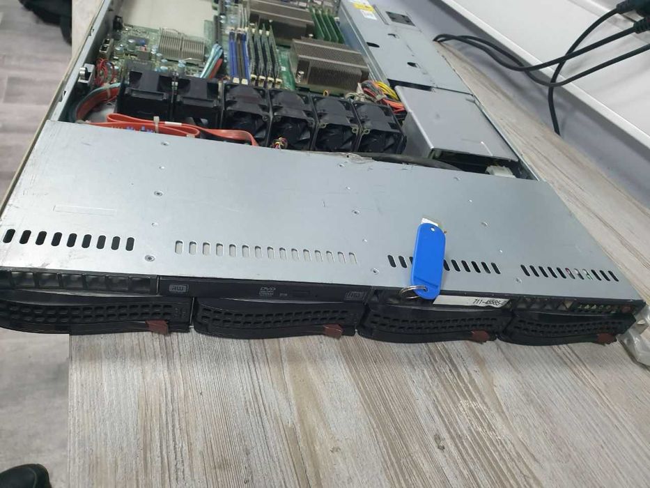 Сервер Supermicro X8DTU