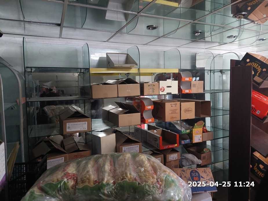 Dotări magazin, rafturi, vitrine, tejghele, mobiler comercial