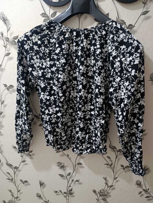 Продавам ризи S/M размер